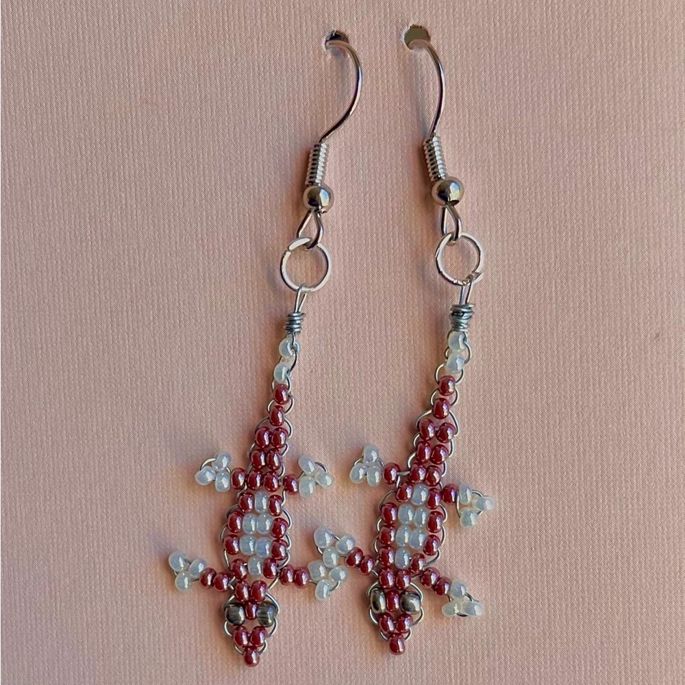 Handmade beaded wire gecko/lizard earrings
